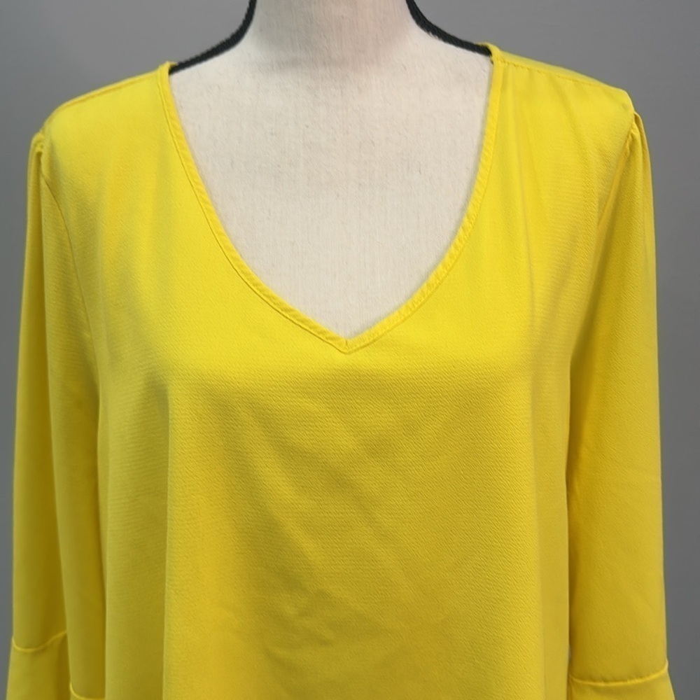 Andree by Unit Yellow V-Neck Bell Sleeve Blouse.  Sz 2X - Picture 3 of 8